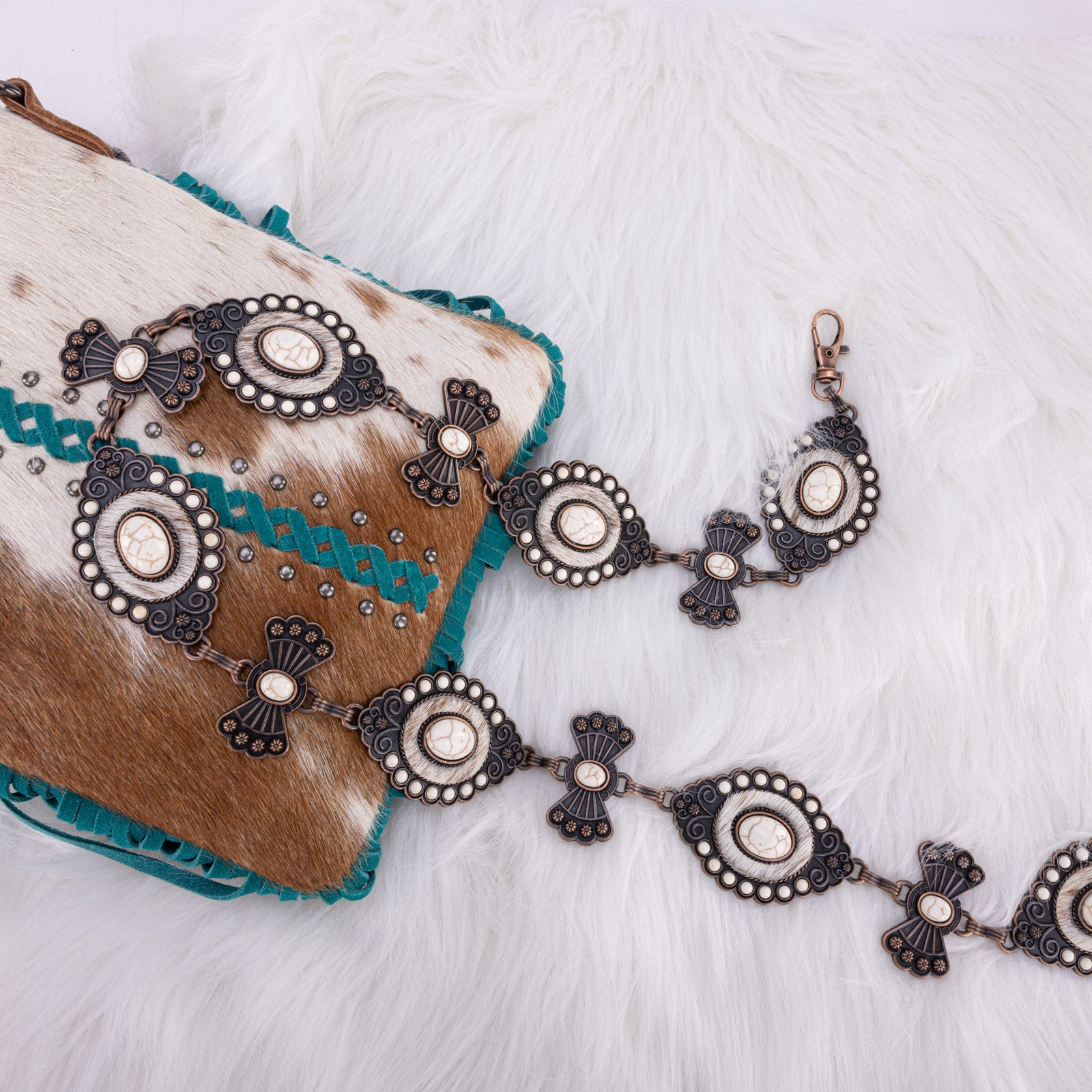 Rustic Couture's®  Etched Oval Concho Link Chain Belt