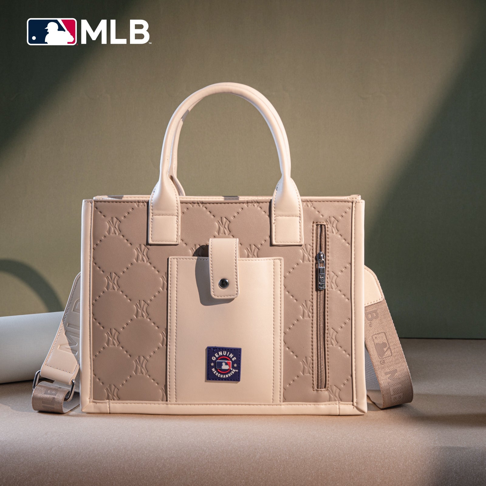 MLB New York Yankees Team Whipstitch Tote/Crossbody