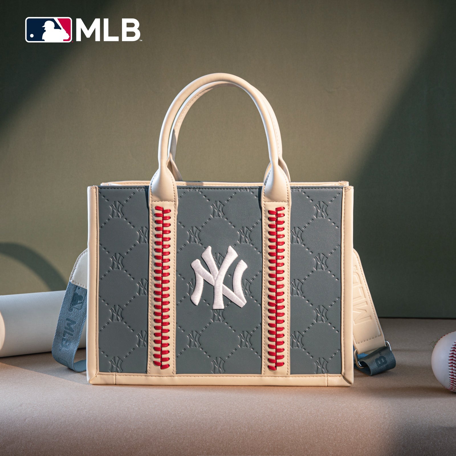 MLB New York Yankees Team Whipstitch Tote/Crossbody