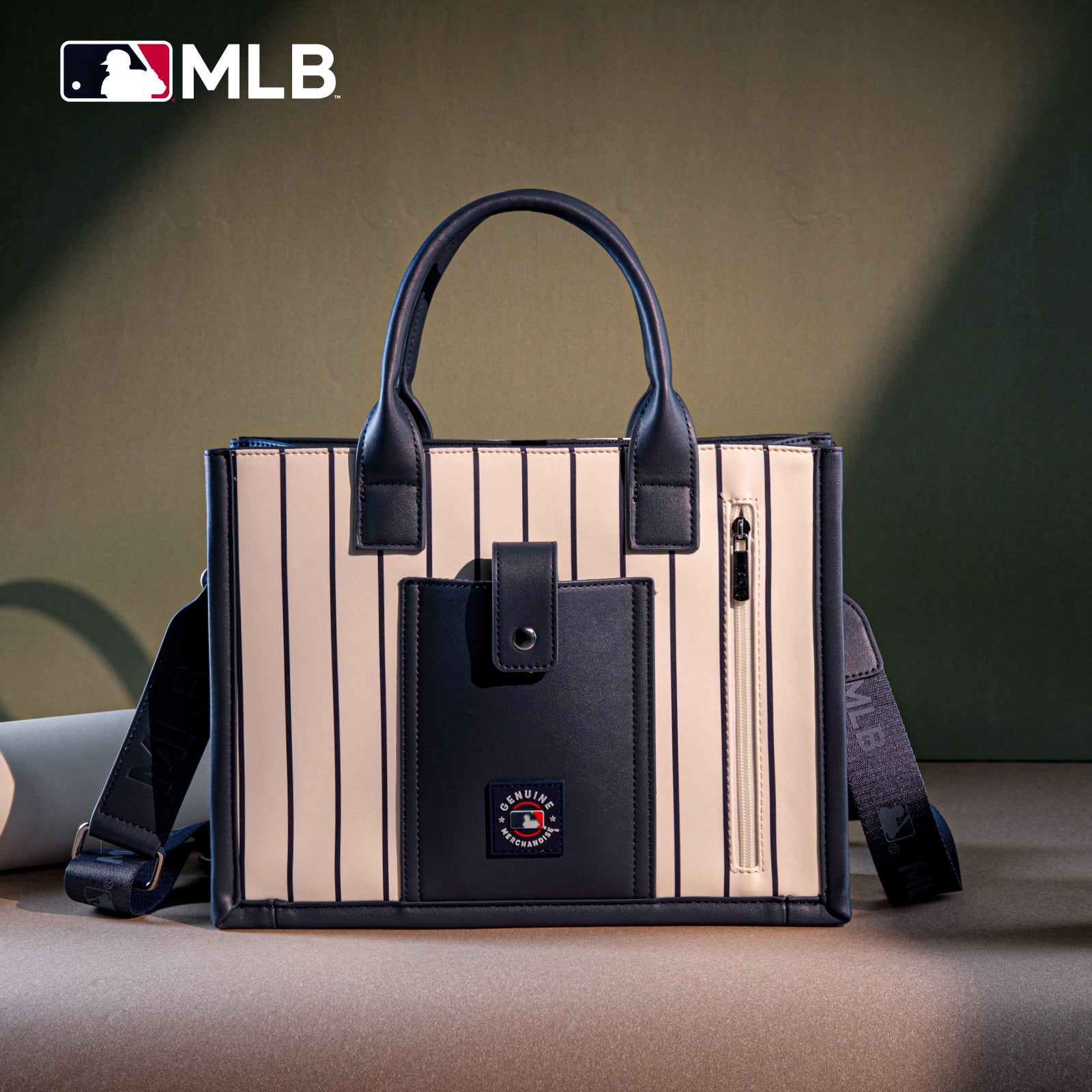 MLB New York Yankees Team Whipstitch Tote/Crossbody