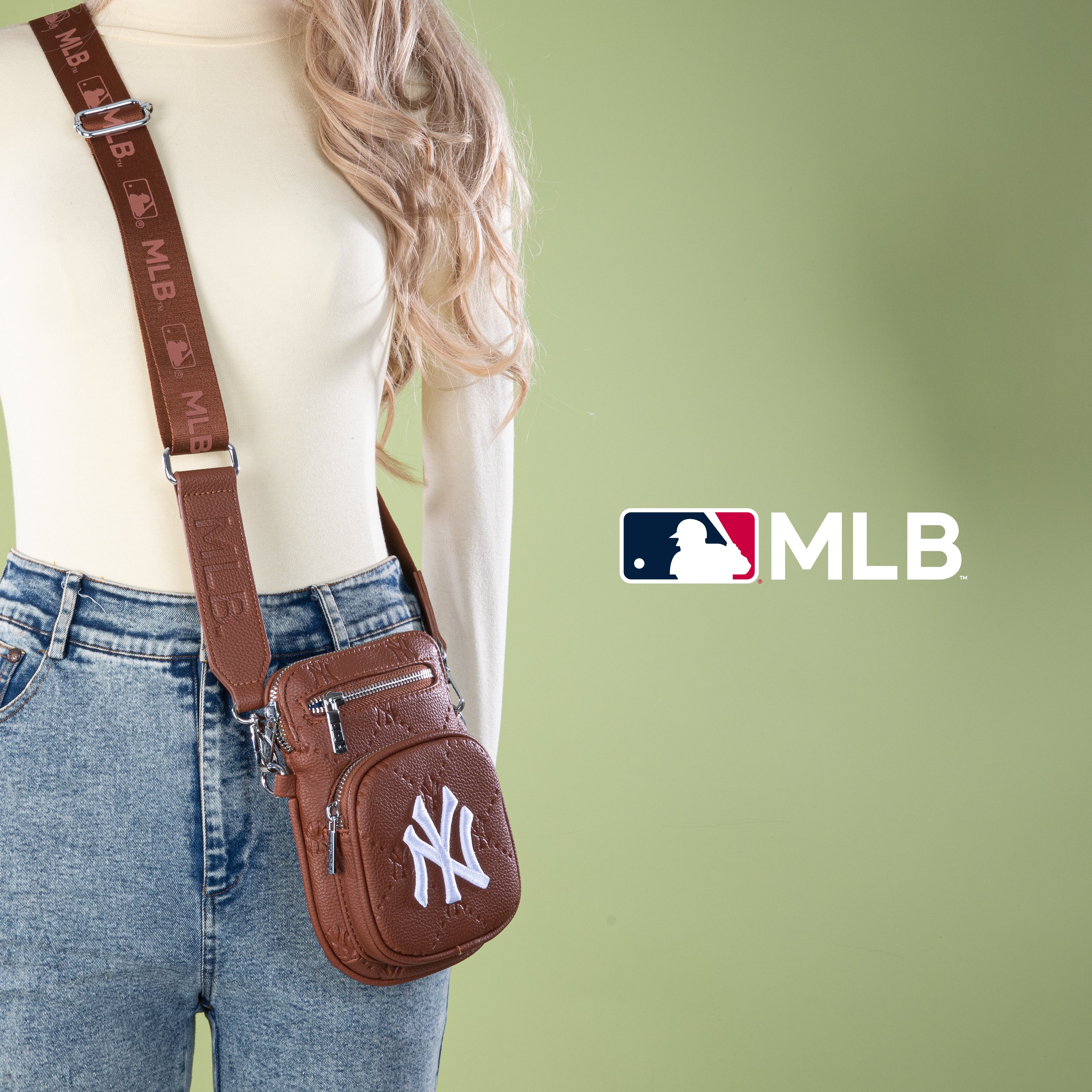 MLB New York Yankees Mini Crossbody Purse