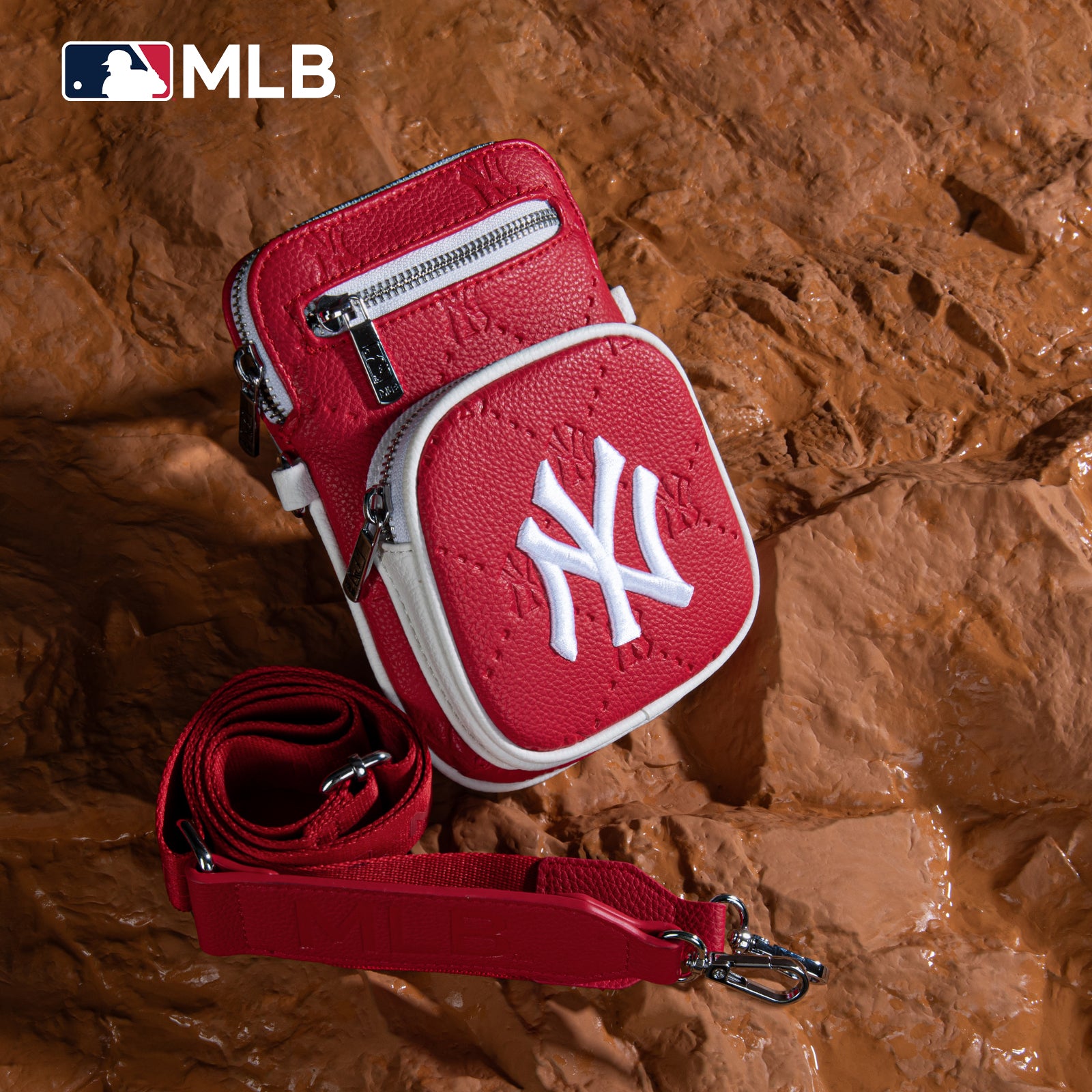 MLB New York Yankees Mini Crossbody Purse