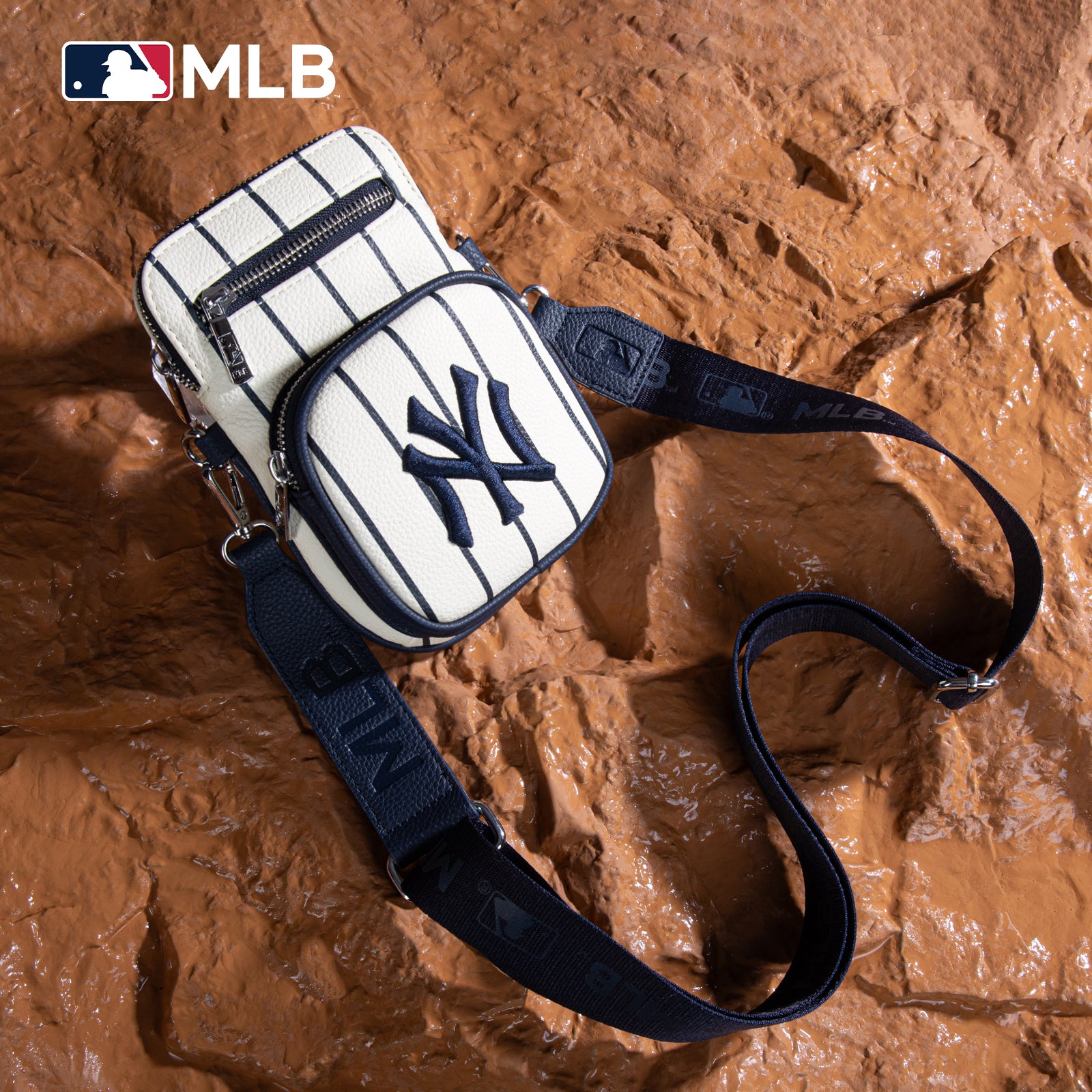 MLB New York Yankees Mini Crossbody Purse