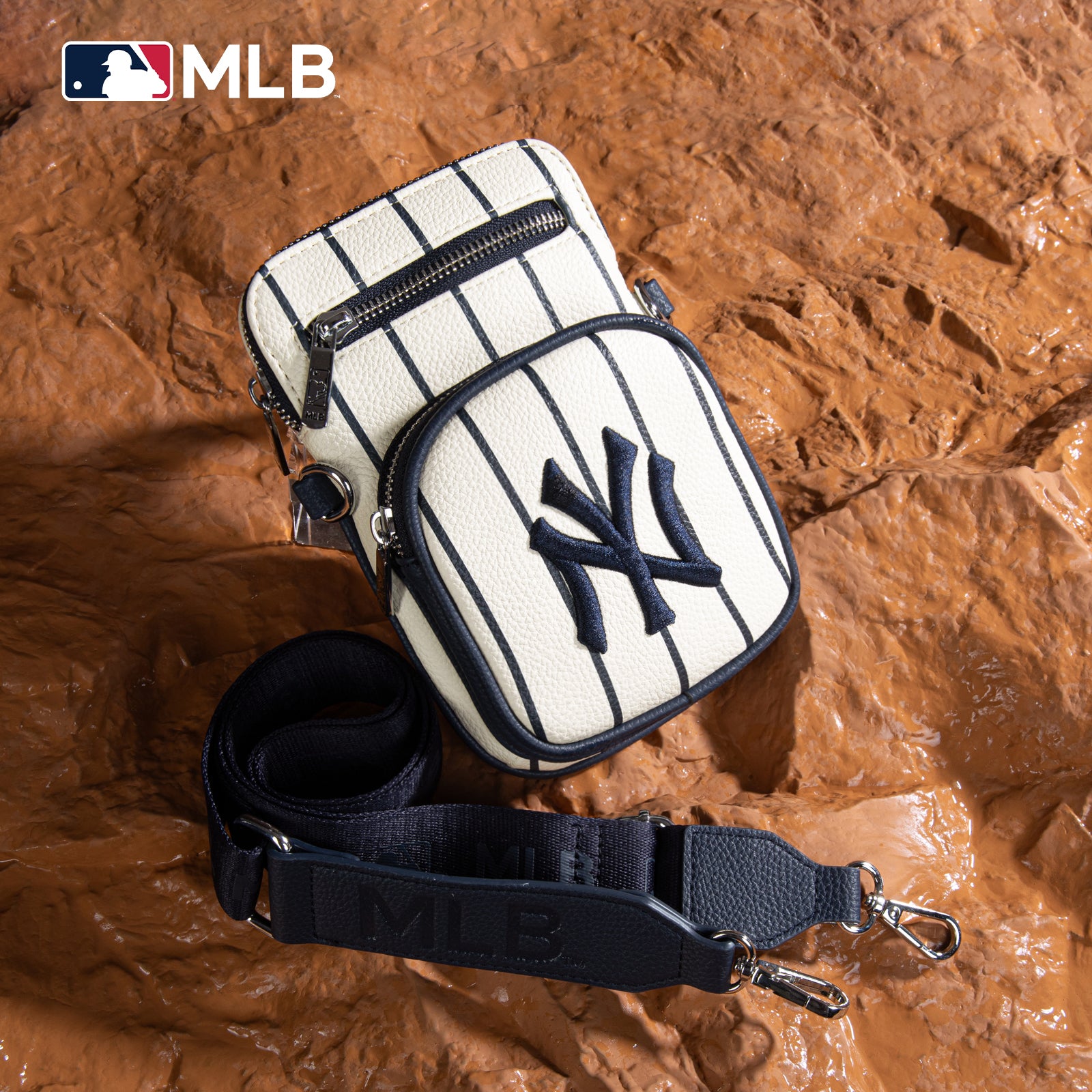 MLB New York Yankees Mini Crossbody Purse