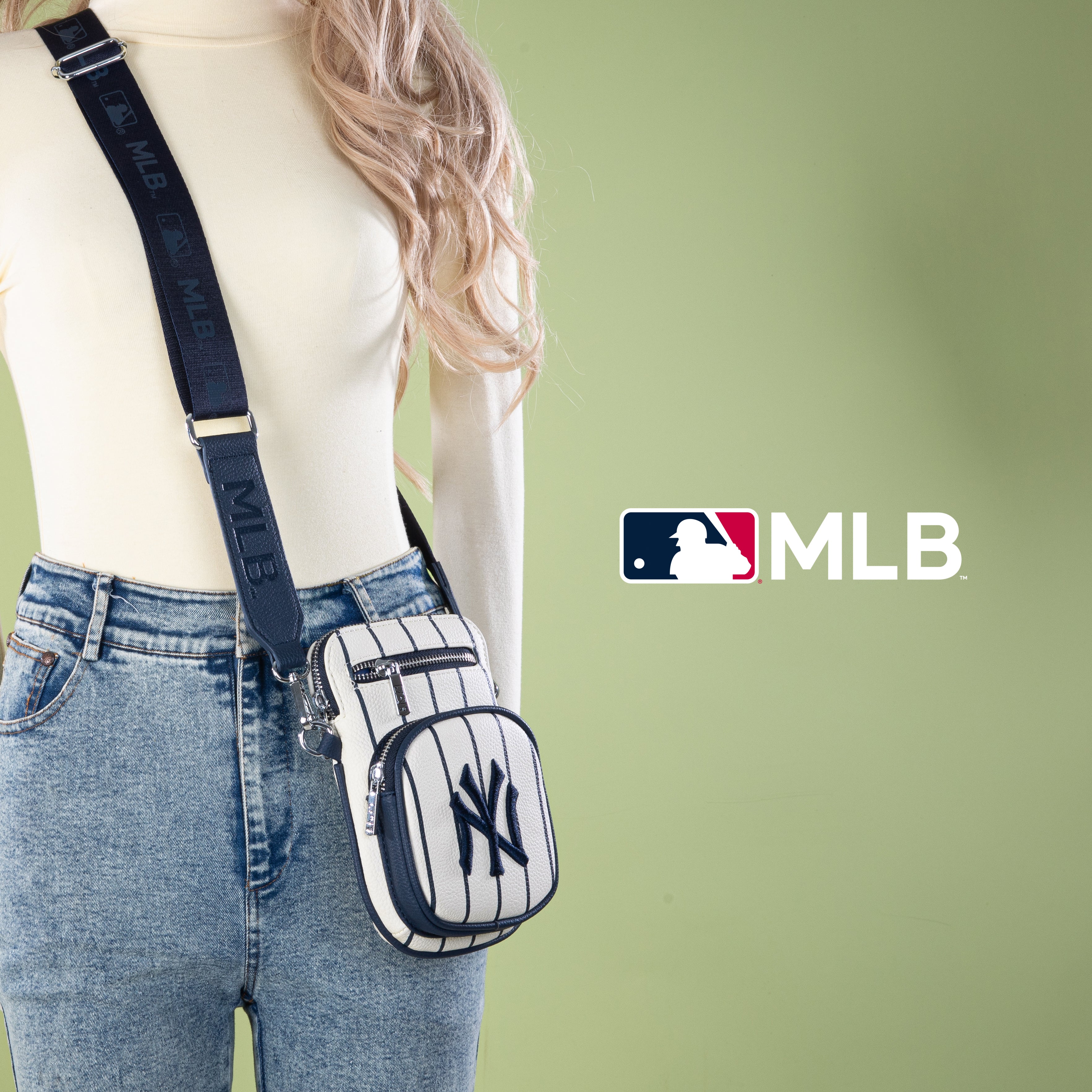 MLB New York Yankees Mini Crossbody Purse