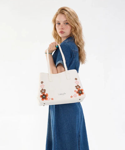 Wrangler 3D Floral Appliqués Tote Bag in WT