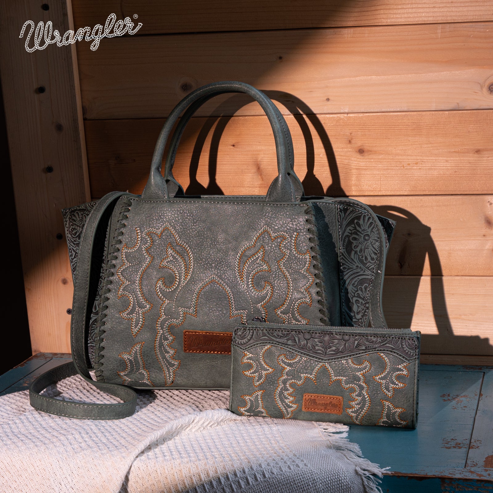 Wrangler Embroidered Boot Scroll Tote Bag Set